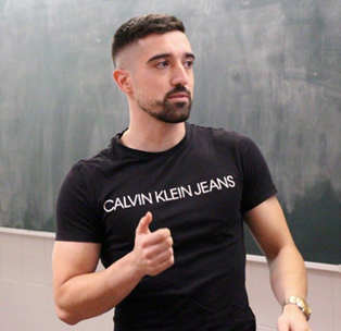 Javier Álvaro Lavara durante la presentación
